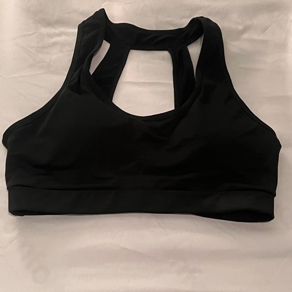 Black sports bra